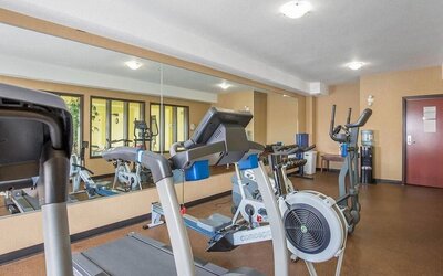 Gym at Comfort Inn & Suites Airdrie.