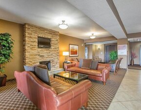 Lounge area at Comfort Inn & Suites Airdrie.