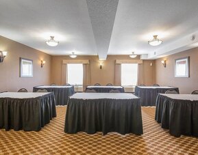 Meeting room at Comfort Inn & Suites Airdrie.