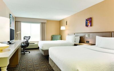 Day room at Hilton Garden Inn Niagara-on-the-Lake.