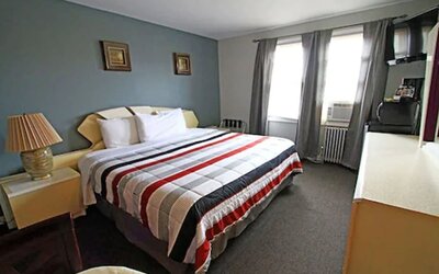 Day room at Jones Beach Hotel.