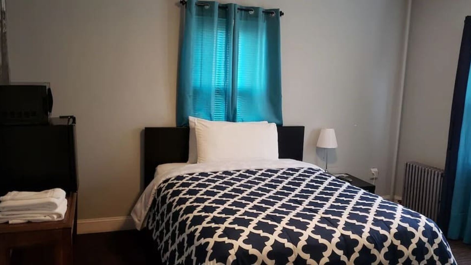 Day room at Jones Beach Hotel.