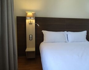 Day room at EUROHOTEL Airport Orly Rungis.