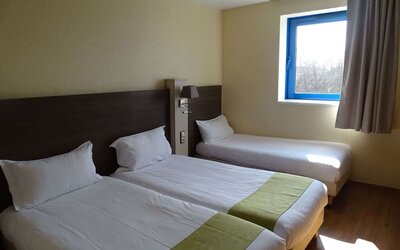 Day room at EUROHOTEL Airport Orly Rungis.