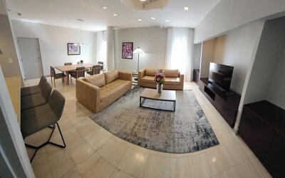 Meeting room available at Miami International Airport Hotel.