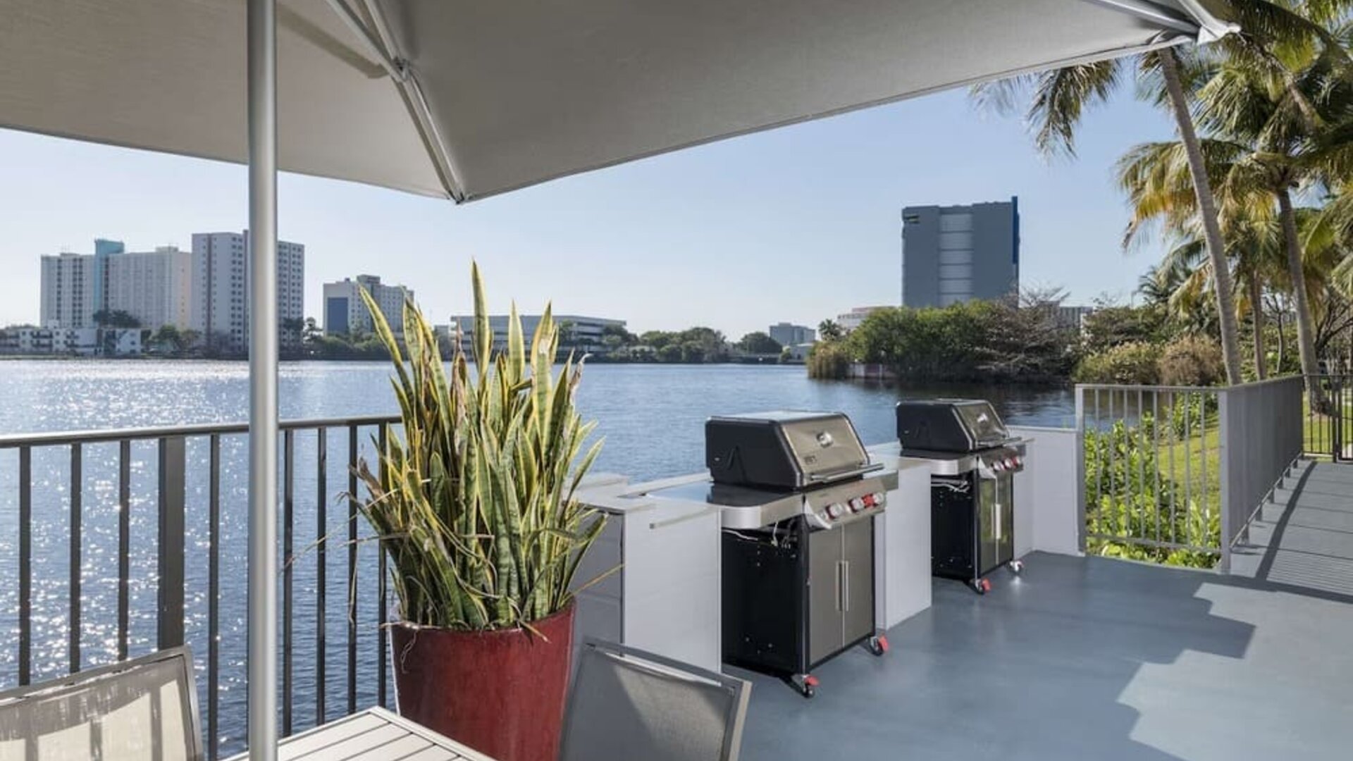 Exterior at Homewood Suites By Hilton Miami Airport-Blue Lagoon.