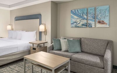 Day room at Homewood Suites By Hilton Miami Airport-Blue Lagoon.