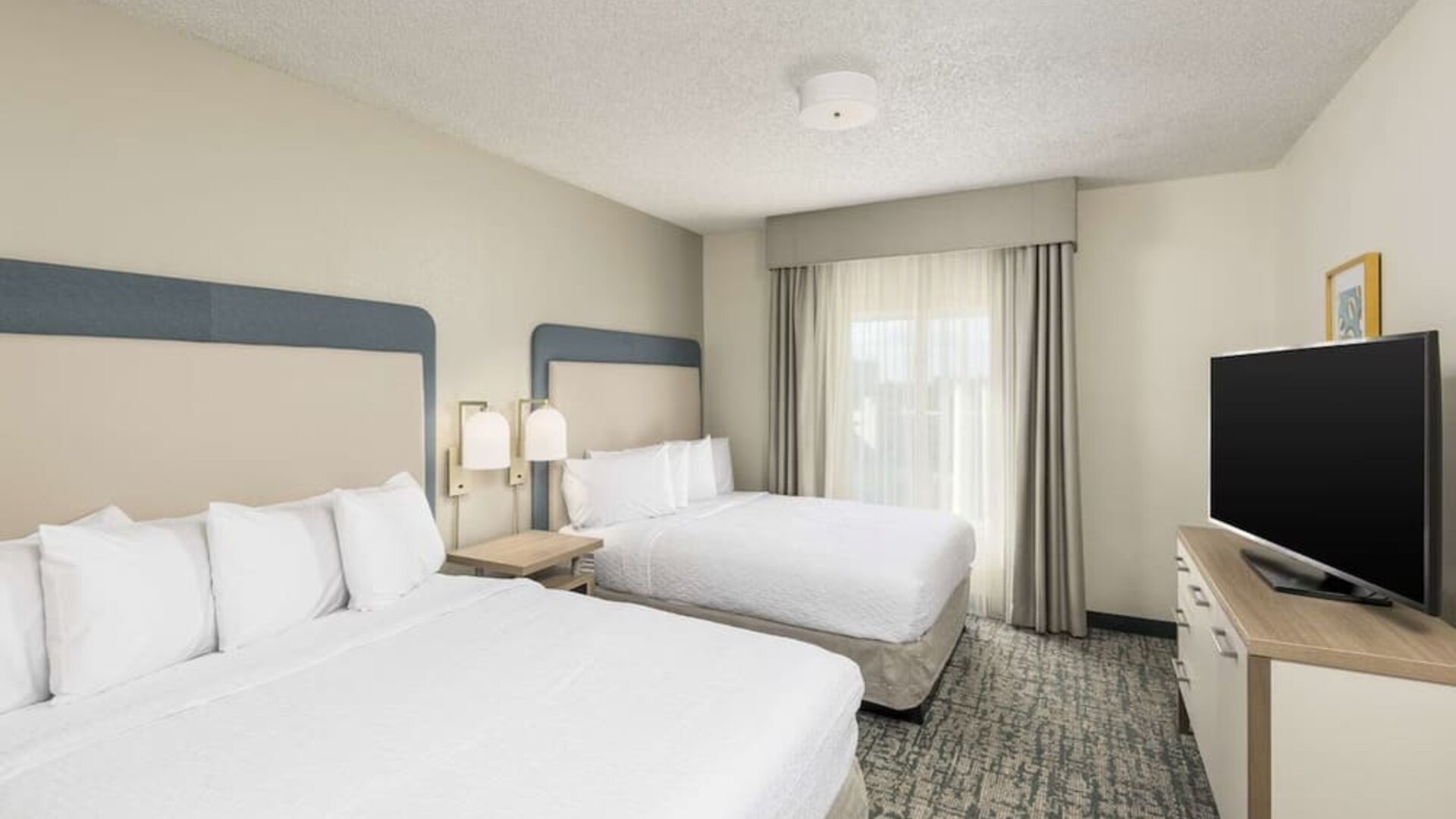 Day room at Homewood Suites By Hilton Miami Airport-Blue Lagoon.