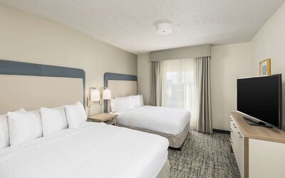 Day room at Homewood Suites By Hilton Miami Airport-Blue Lagoon.
