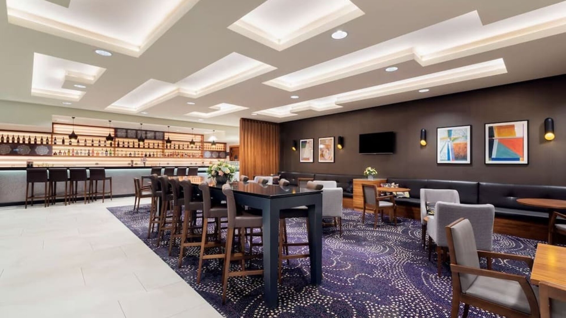 Hotel bar at DoubleTree By Hilton Krakow Hotel & Convention Center.