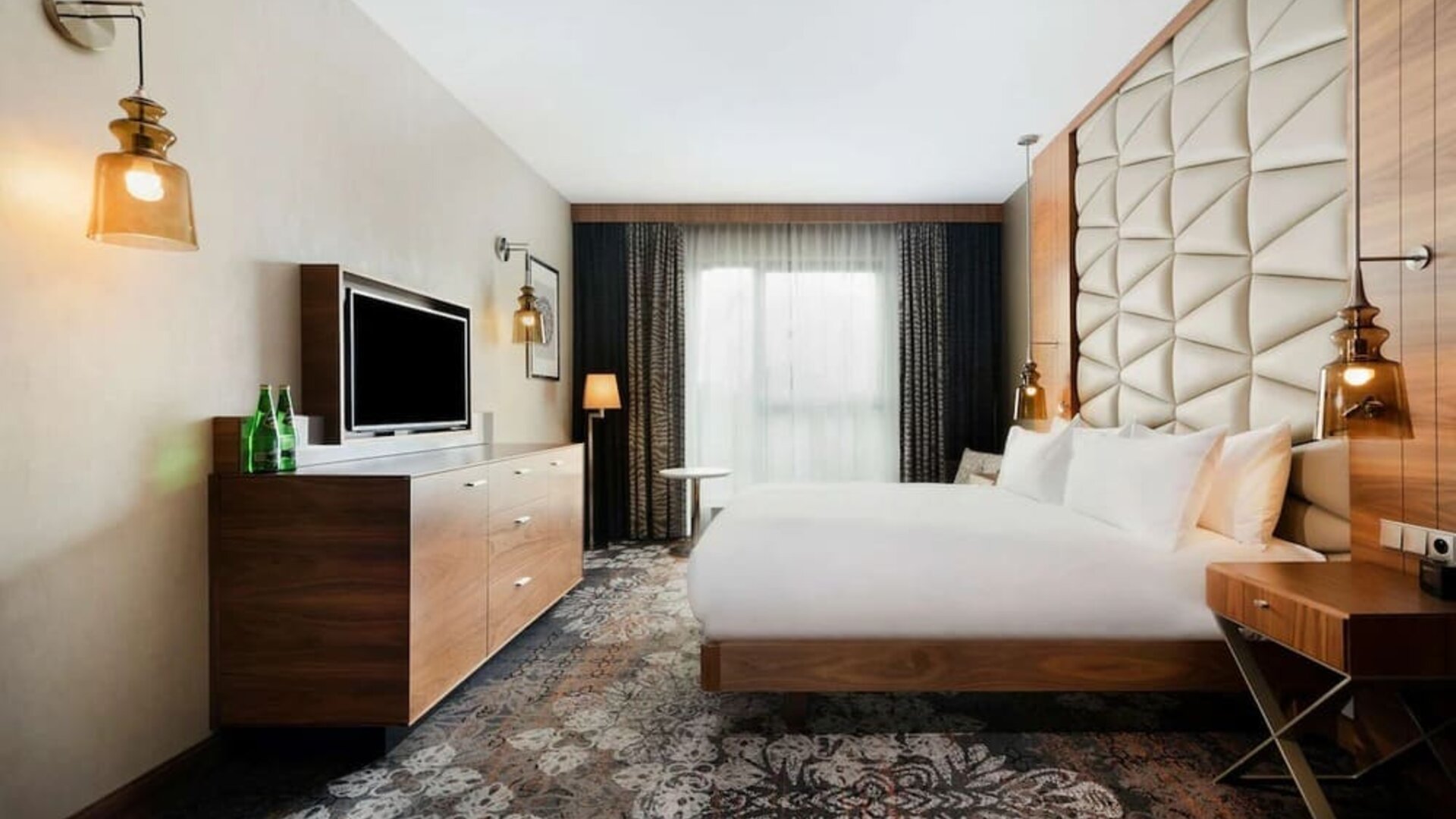 Day room at DoubleTree By Hilton Krakow Hotel & Convention Center.
