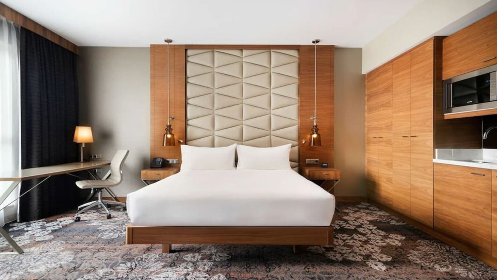 Day room at DoubleTree By Hilton Krakow Hotel & Convention Center.