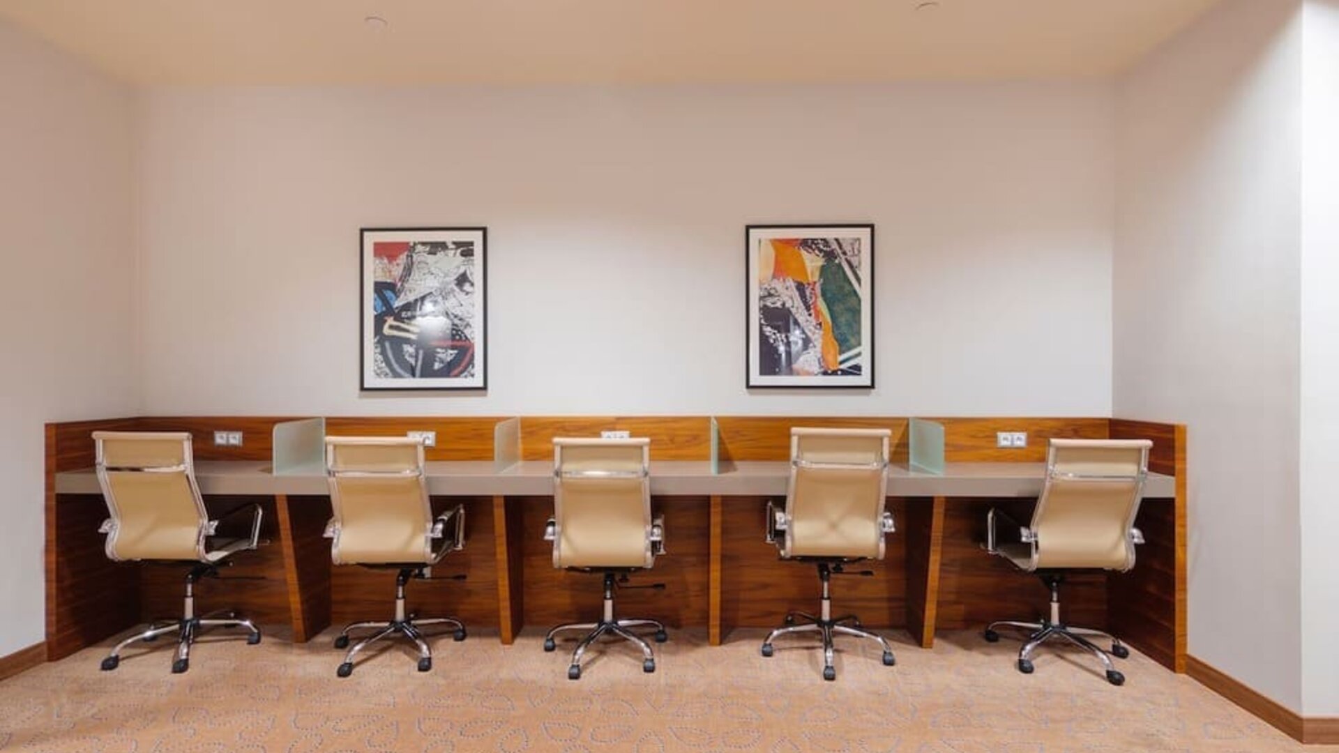 Workspace at DoubleTree By Hilton Krakow Hotel & Convention Center.