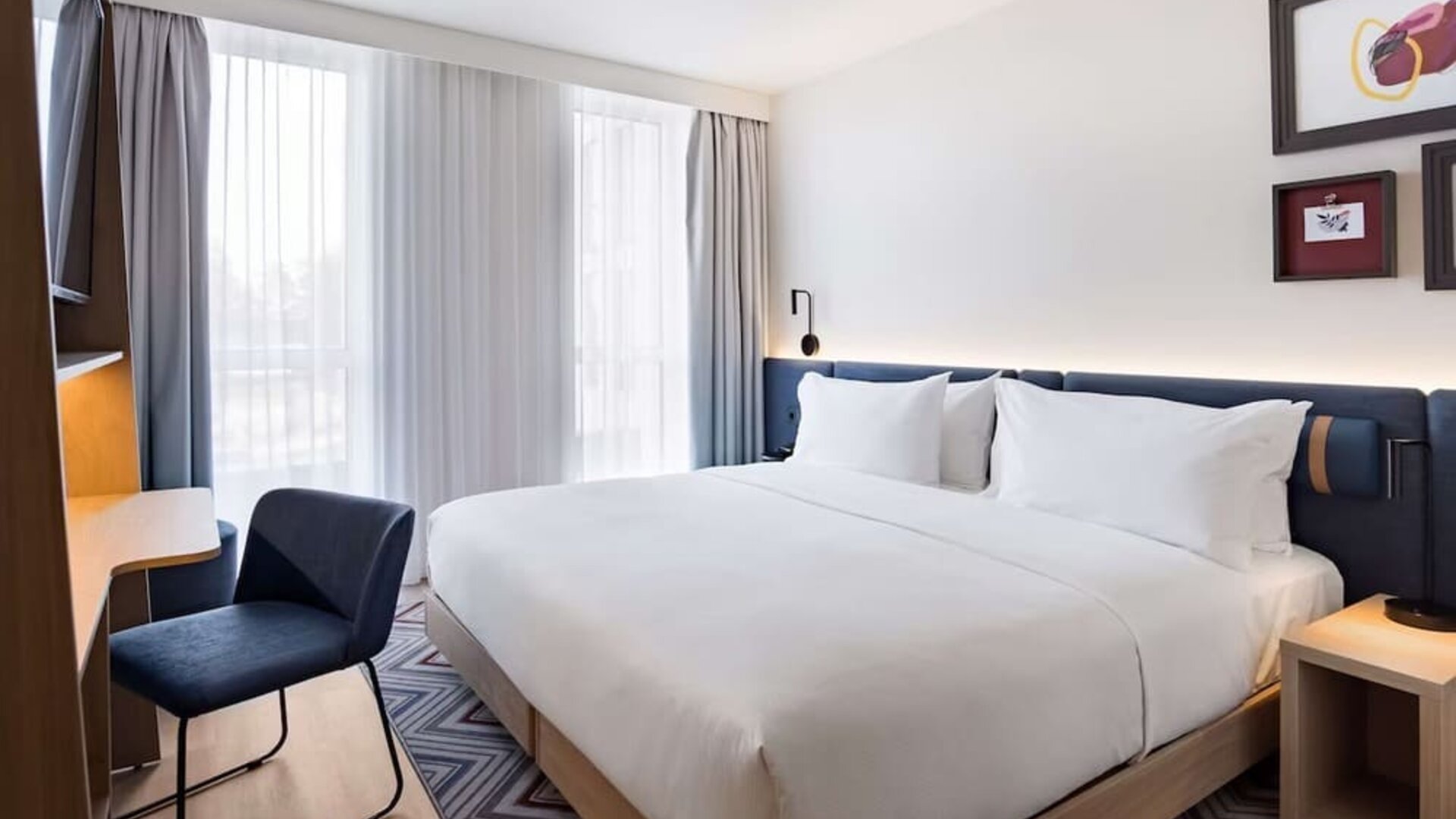 Day room at Hampton By Hilton Riga Airport.
