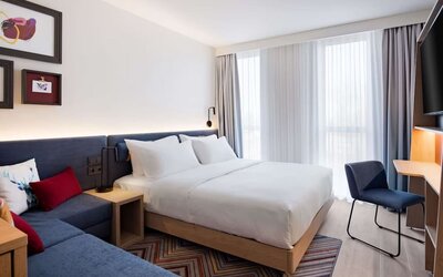 Day room at Hampton By Hilton Riga Airport.