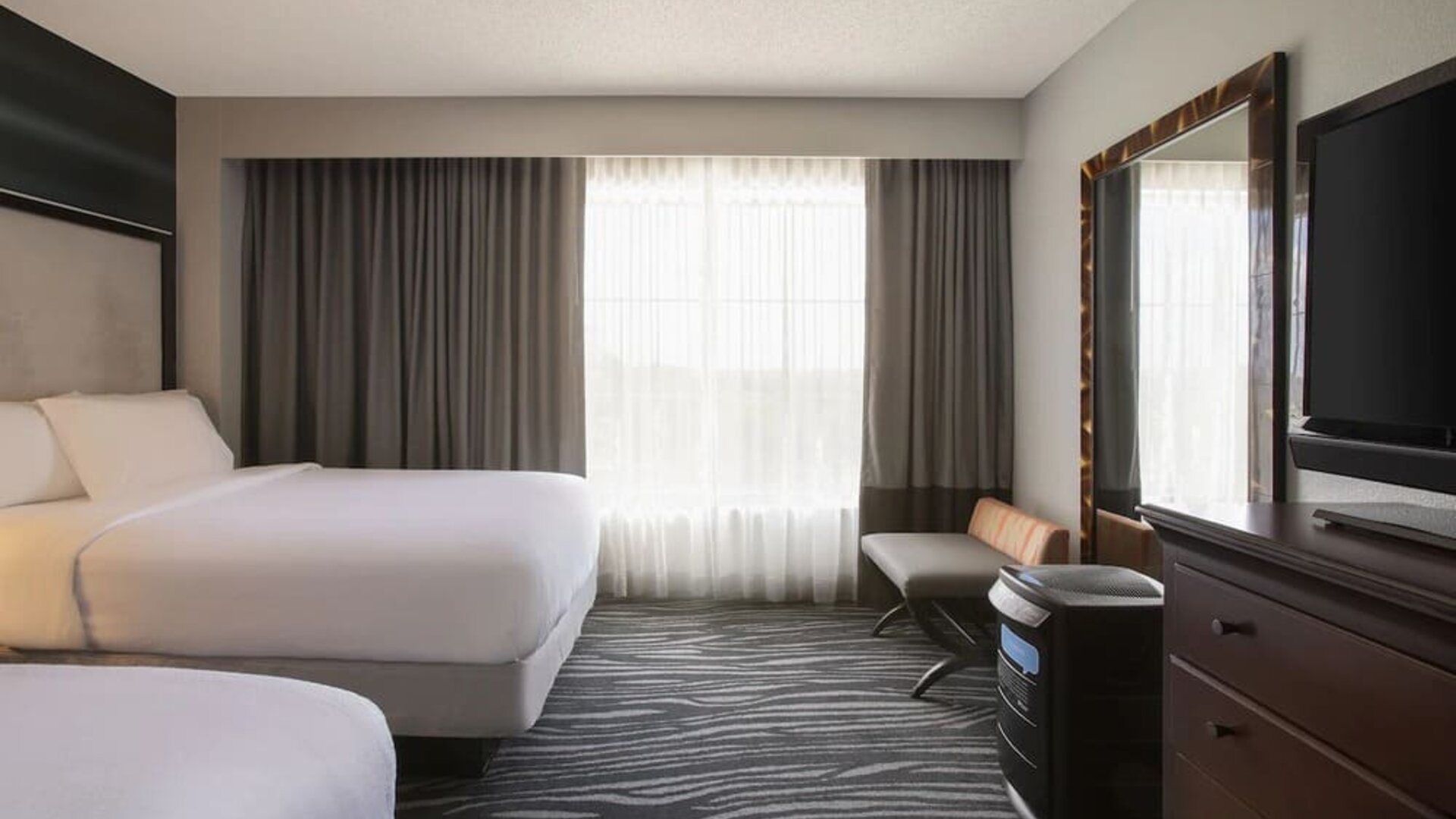 Day room at Embassy Suites By Hilton Orlando Airport.