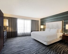 Day room at Embassy Suites By Hilton Orlando Airport.