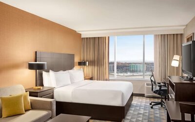 Day room at DoubleTree By Hilton Pointe Claire Montreal Airport West.