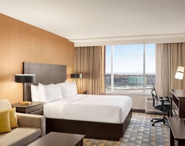 Day room at DoubleTree By Hilton Pointe Claire Montreal Airport West.