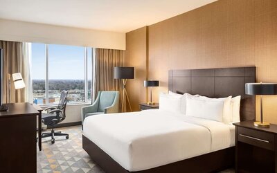 Day room at DoubleTree By Hilton Pointe Claire Montreal Airport West.