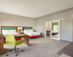 Day room at Hampton Inn & Suites Miami Kendall.