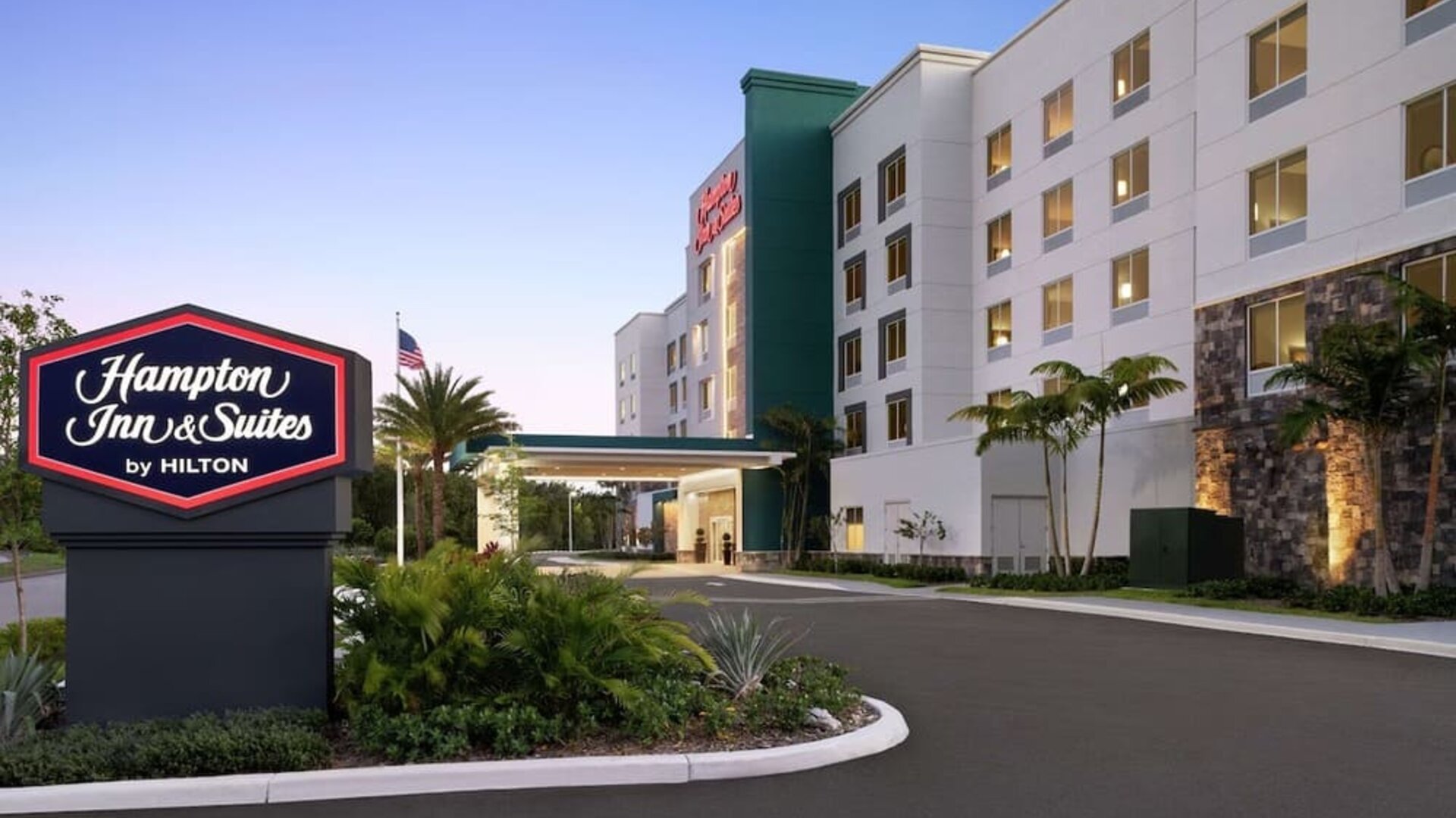 Exterior at Hampton Inn & Suites Miami Kendall.