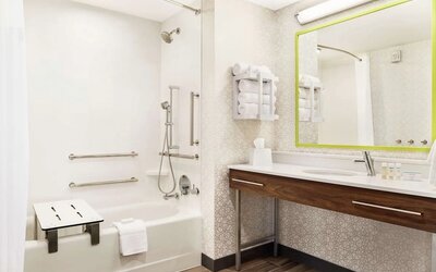 Bathroom at Hampton Inn & Suites Miami Kendall.