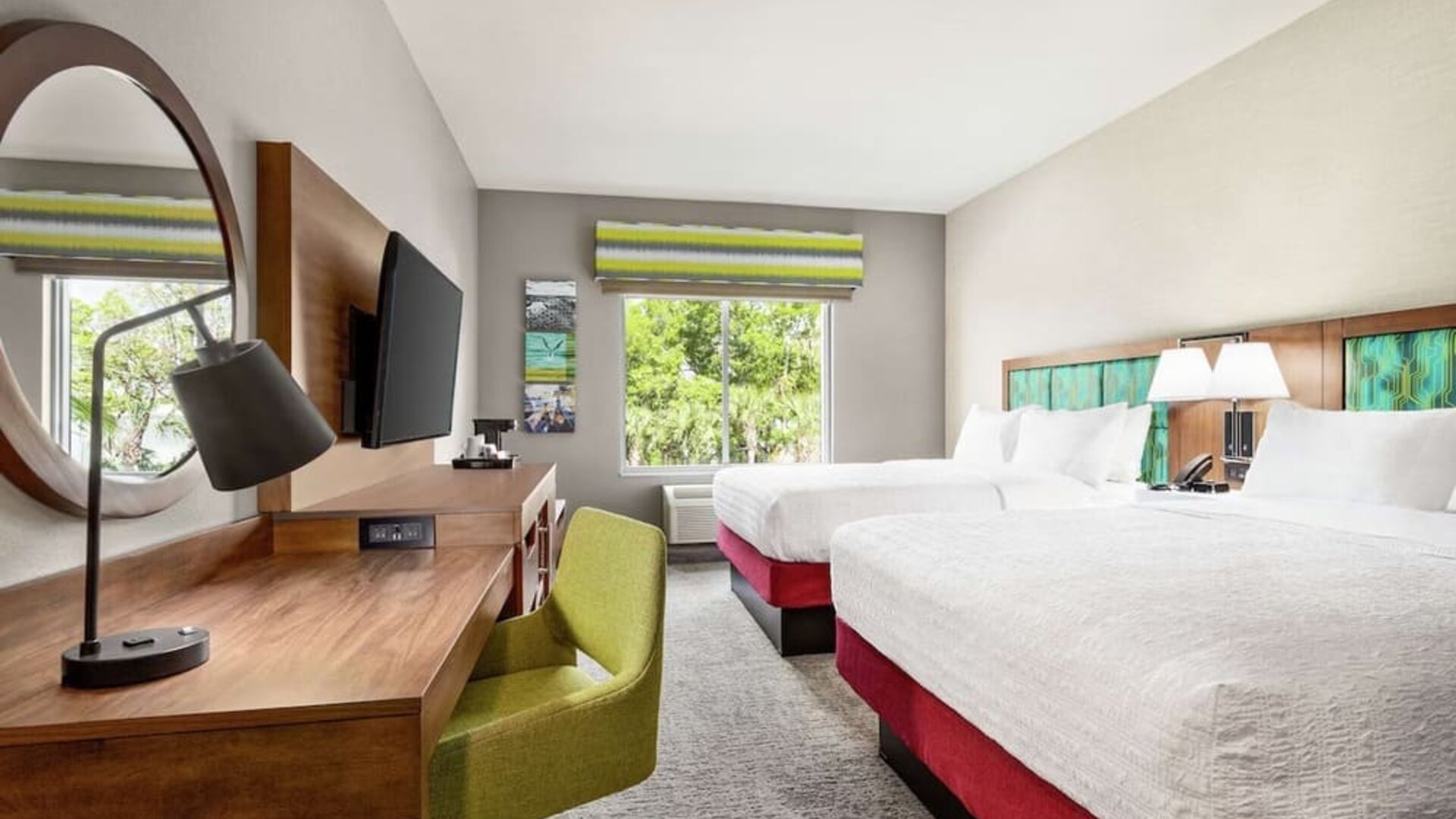 Day room at Hampton Inn & Suites Miami Kendall.