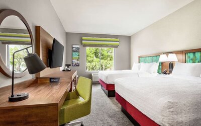 Day room at Hampton Inn & Suites Miami Kendall.