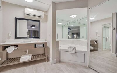 Bathroom at Quality Inn & Suites Hollywood Boulevard.