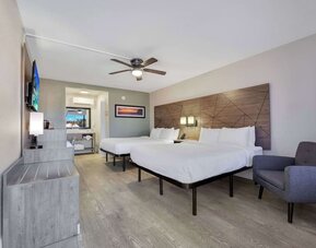 Day room at Quality Inn & Suites Hollywood Boulevard.