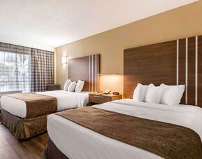 Day room at Rodeway Inn & Suites Fort Lauderdale Airport & Cruise Port.