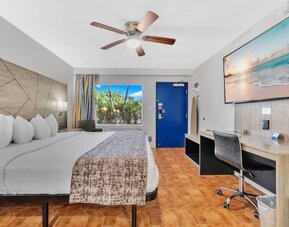 Day room at Rodeway Inn & Suites Fort Lauderdale Airport & Cruise Port.
