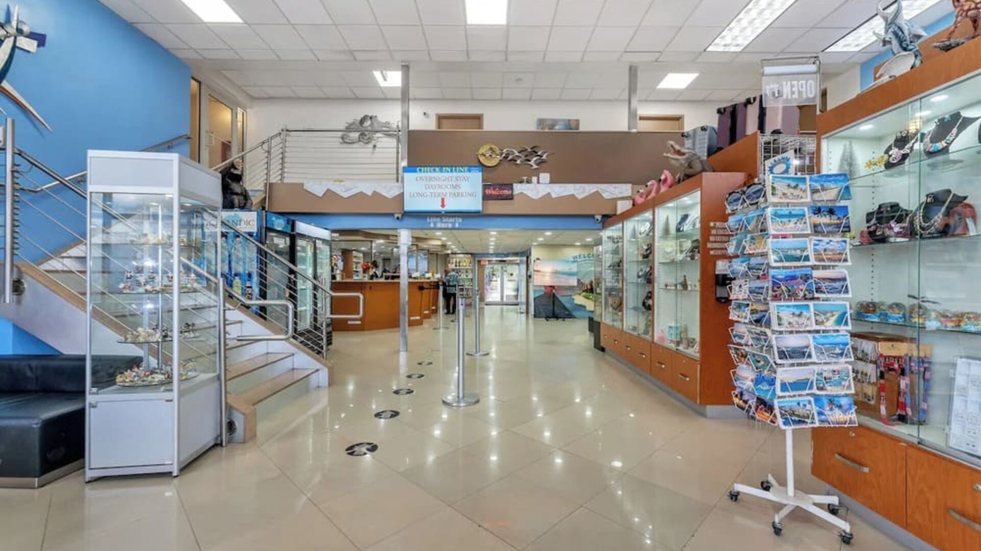 Lobby at Rodeway Inn & Suites Fort Lauderdale Airport & Cruise Port.