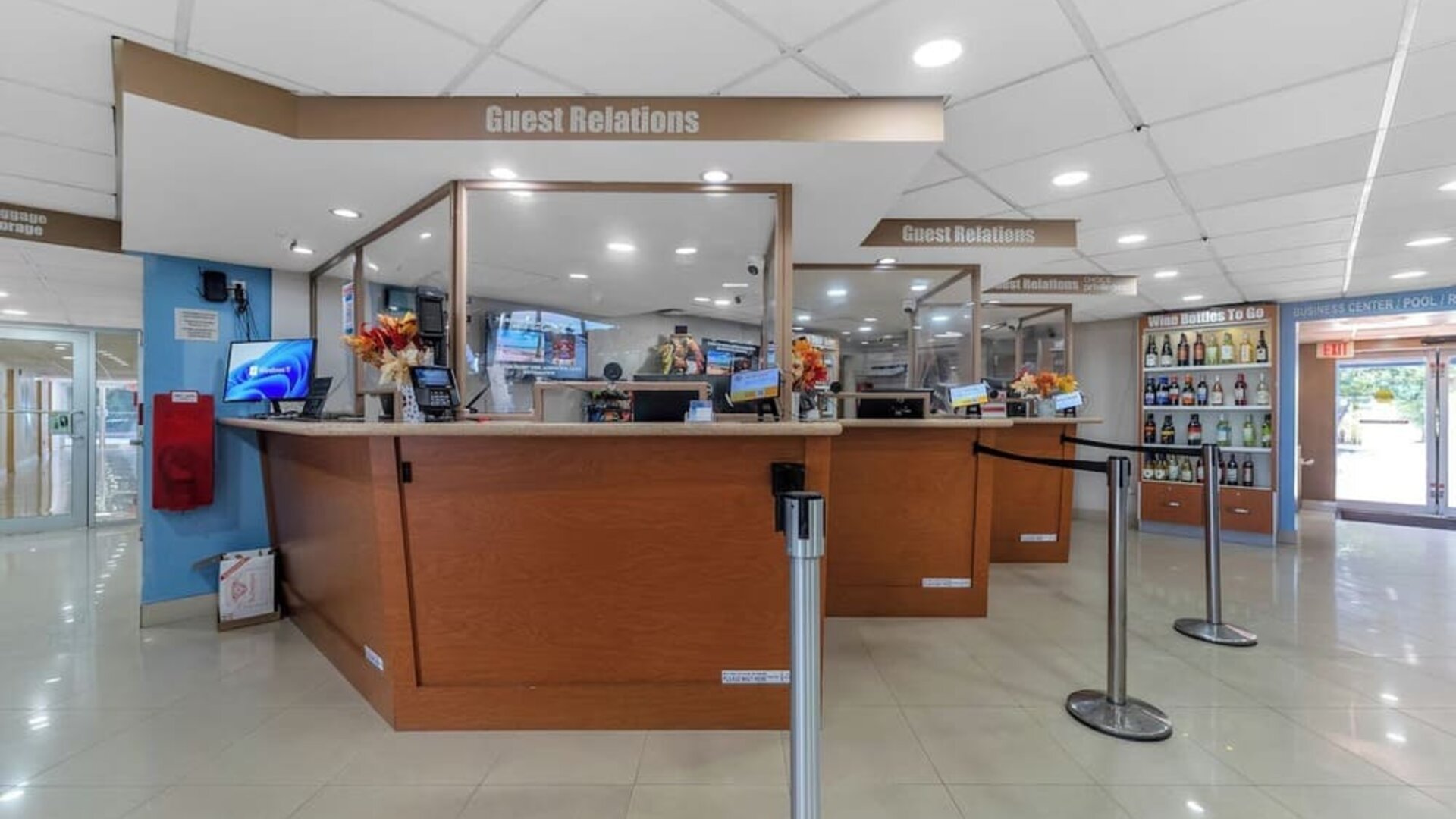 Reception at Rodeway Inn & Suites Fort Lauderdale Airport & Cruise Port.