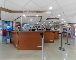 Reception at Rodeway Inn & Suites Fort Lauderdale Airport & Cruise Port.