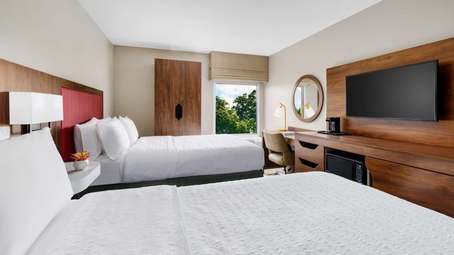 Day room at Hampton Inn By Hilton Fort Lauderdale-Cypress Creek.