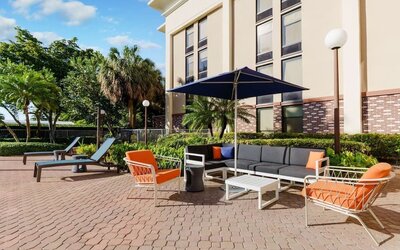 Terrace at Hampton Inn By Hilton Fort Lauderdale-Cypress Creek.