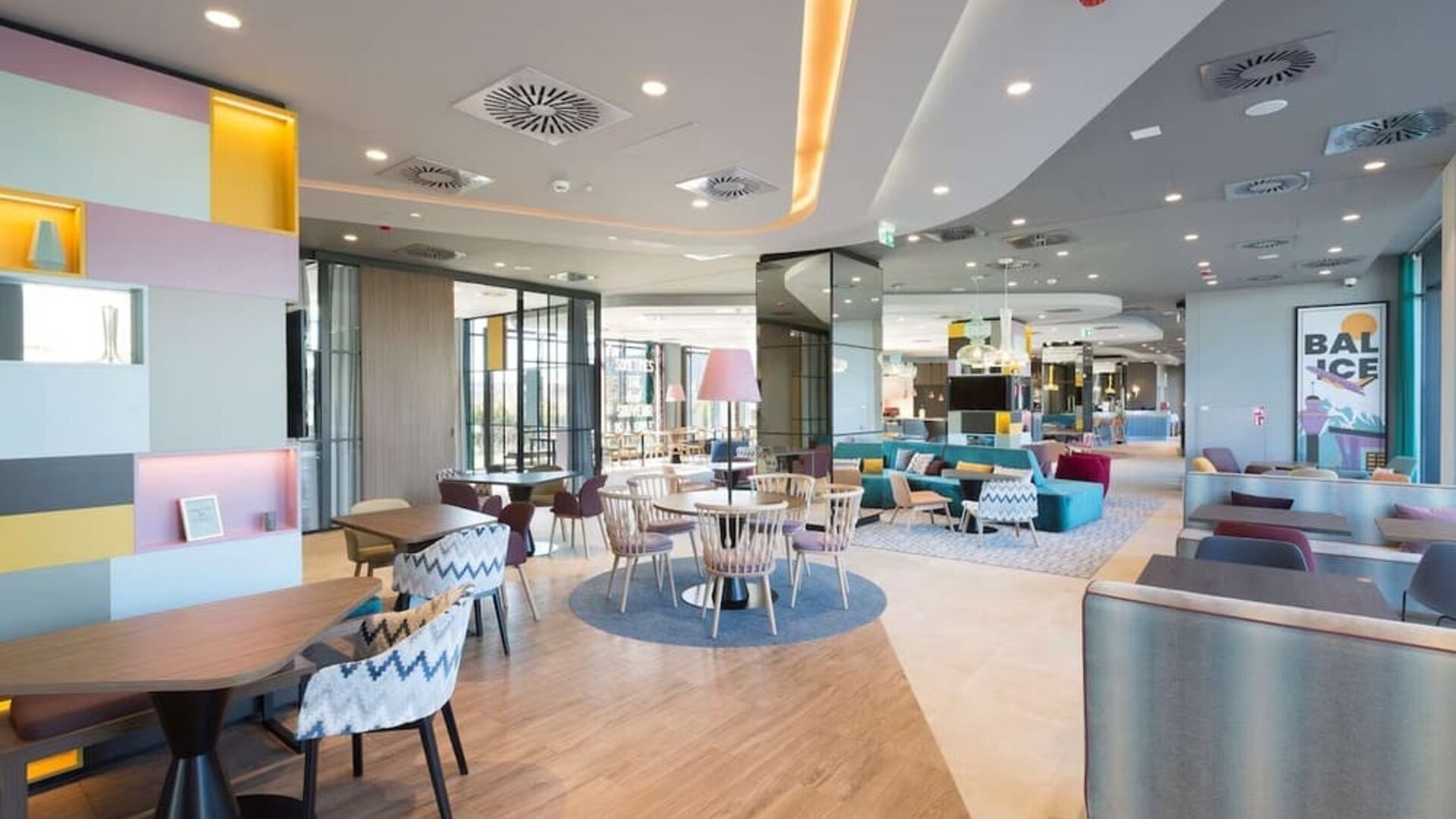 Lobby and lounge at Hampton By Hilton Krakow Airport.