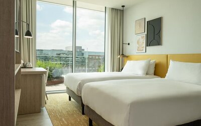 Day room at Hilton Garden Inn Brussels Airport.