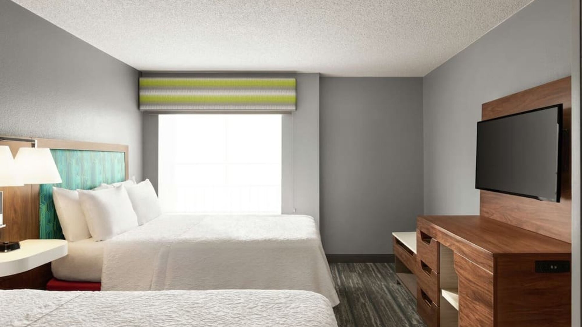 Day room at Hampton Inn & Suites Ft. Lauderdale Airport/South Cruise Port.