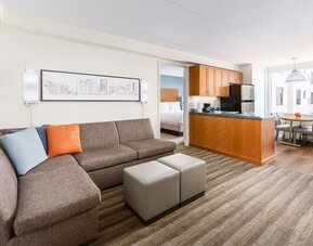 Day room at Hyatt HOUSE Fort Lauderdale Airport-South & Cruise Port.