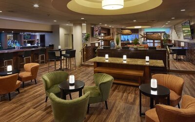 Lounge area at Airport Honolulu Hotel, Trademark Collection By Wyndham.
