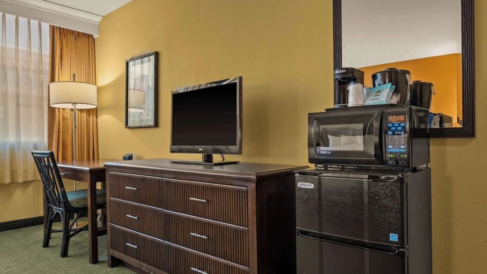 Day room at Airport Honolulu Hotel, Trademark Collection By Wyndham.