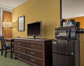 Day room at Airport Honolulu Hotel, Trademark Collection By Wyndham.