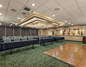 Meeting room at Airport Honolulu Hotel, Trademark Collection By Wyndham.