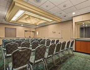 Meeting room at Airport Honolulu Hotel, Trademark Collection By Wyndham.