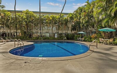 Outdoor pool at Airport Honolulu Hotel, Trademark Collection By Wyndham.