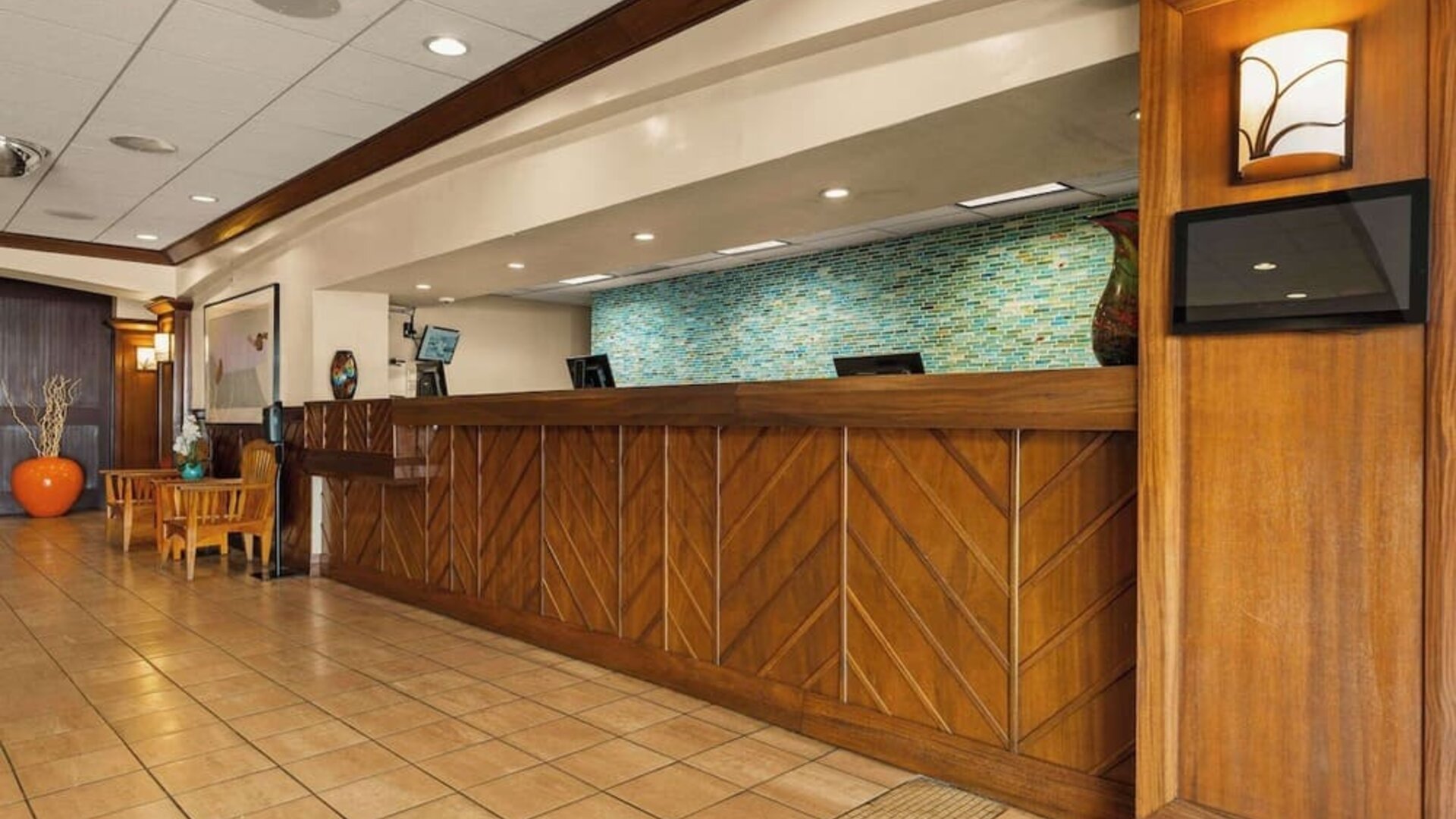 Reception at Airport Honolulu Hotel, Trademark Collection By Wyndham.