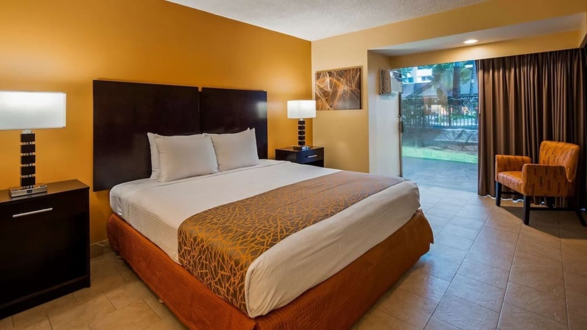 Day room at Best Western The Plaza Hotel Honolulu Airport.